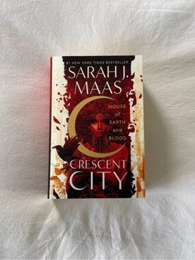 NEW Crescent City 1 House of Earth and Blood by Sarah J. Maas